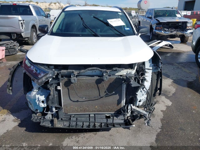 Toyota RAV4 LE 2020 2T3H1RFV0LW087521 Image 6
