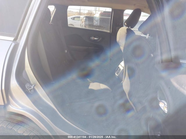 Jeep Cherokee Latitude 2016 1C4PJLCB6GW190050 Image 8