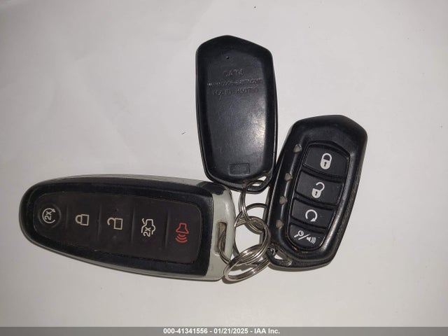 1FMCU9J93JUB69051 Ford Escape Titanium