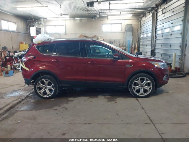 1FMCU9J93JUB69051 Ford Escape Titanium