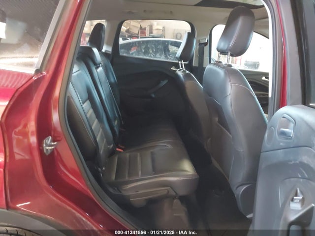 1FMCU9J93JUB69051 Ford Escape Titanium