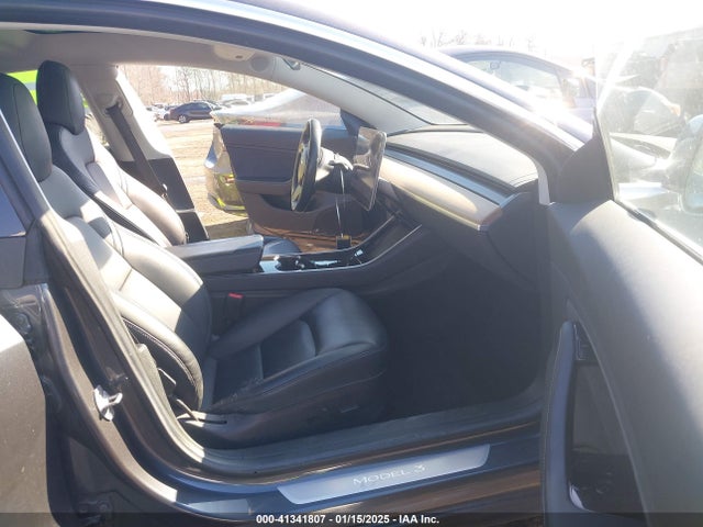 2018 TESLA MODEL 3 5YJ3E1EA9JF020031 Photo 4