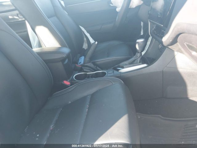 5YFBURHE1HP575579 Toyota Corolla Xle