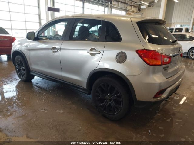 2018 MITSUBISHI OUTLANDER SPORT JA4AR3AU2JU015004 Photo 2