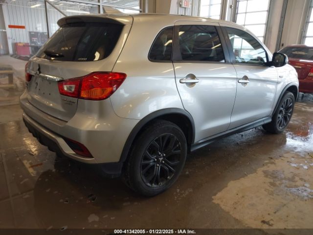 2018 MITSUBISHI OUTLANDER SPORT JA4AR3AU2JU015004 Photo 3
