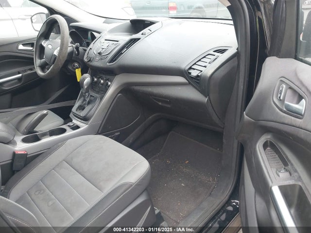 1FMCU0GX5GUB03997 Ford ESCAPE SE