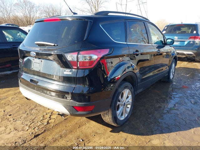 1FMCU9GD1HUD13959 Ford ESCAPE SE