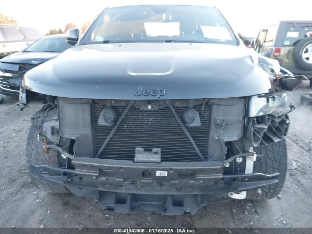 1C4RJFAG6JC475672 Jeep Grand Cherokee Altitude 4x4