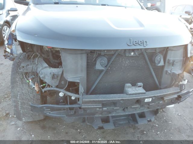 1C4RJFAG6JC475672 Jeep Grand Cherokee Altitude 4x4