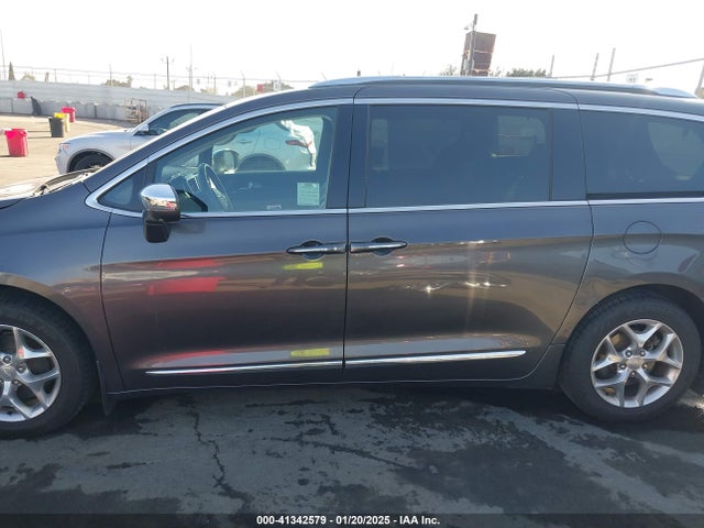 2C4RC1GG5JR131147 Chrysler Pacifica Limited