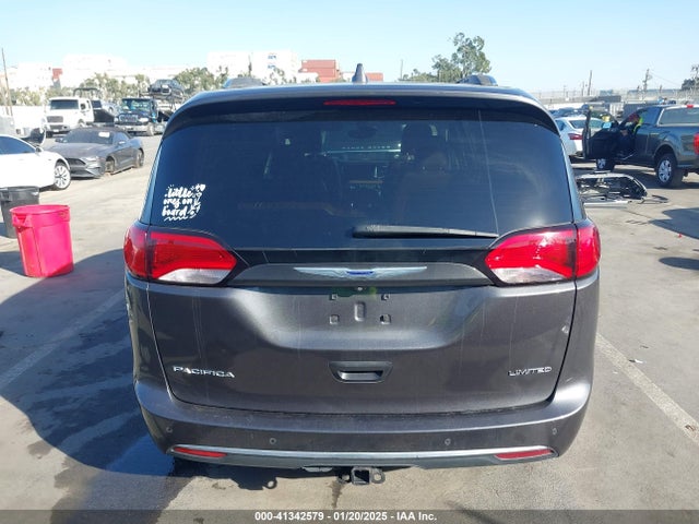 2C4RC1GG5JR131147 Chrysler Pacifica Limited