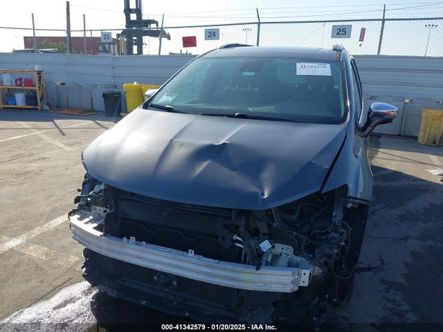 2C4RC1GG5JR131147 Chrysler Pacifica Limited