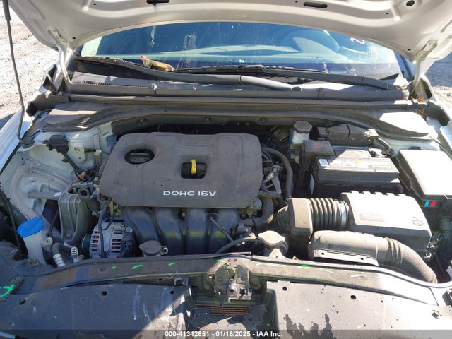 Hyundai ELANTRA SE 2018 5NPD74LF8JH219149 Image 10