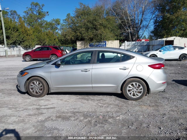 Hyundai ELANTRA SE 2018 5NPD74LF8JH219149 Image 14
