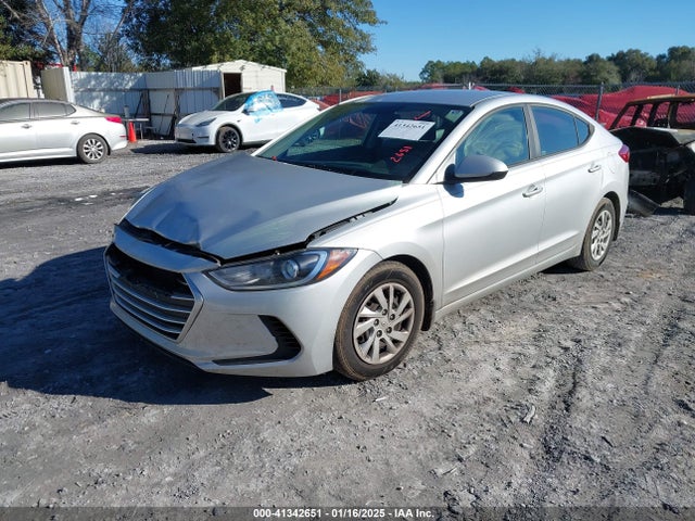 Hyundai ELANTRA SE 2018 5NPD74LF8JH219149 Image 2
