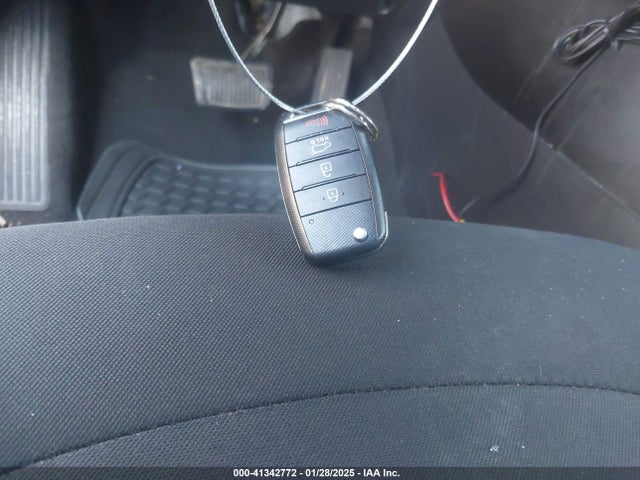 KIA Soul 2016 KNDJN2A22G7305230 Image 11