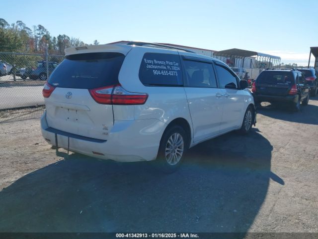 5TDYZ3DC4HS833744 Toyota Sienna Xle 8 Passenger