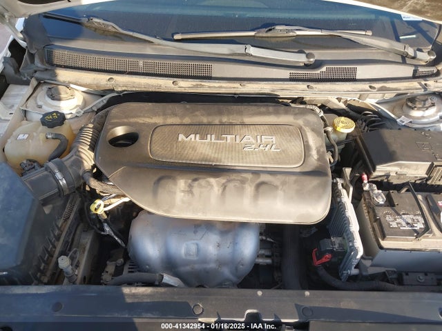 Chrysler 200 Limited 2015 1C3CCCAB0FN608011 Image 10