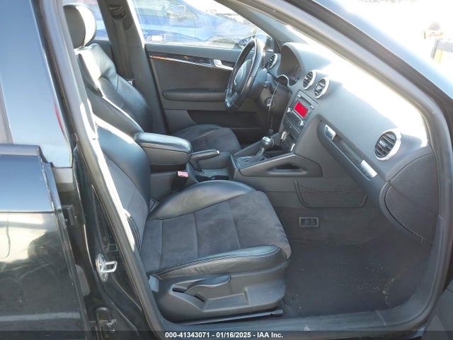 2011 AUDI A3 WAUKJAFM8BA009206 Photo 4