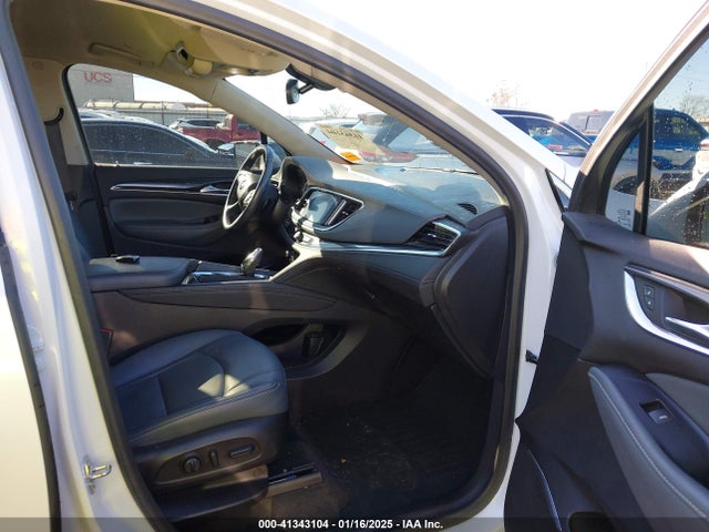 5GAERBKW3MJ175482 Buick Enclave Essence
