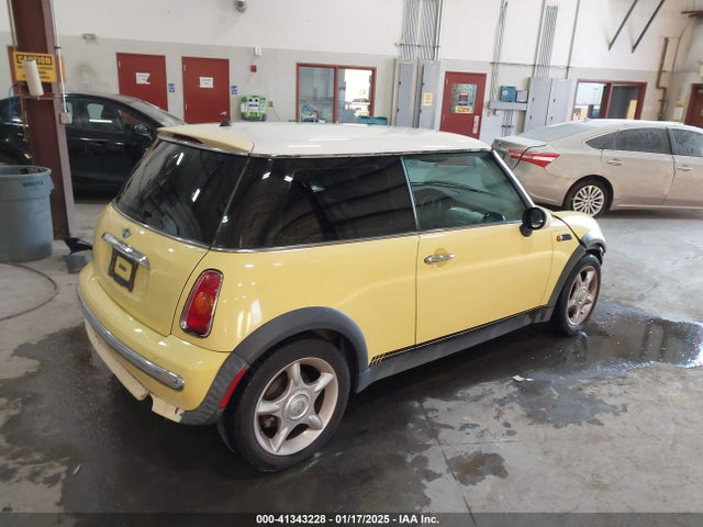 2004 MINI COOPER WMWRC33454TC48893 Photo 3