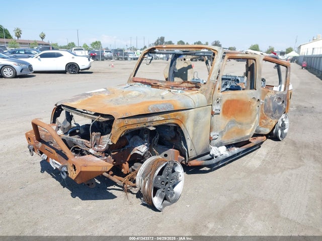 1C4BJWDG4HL517652 Jeep Wrangler Unlimited Sport 4x4