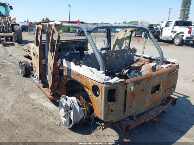 1C4BJWDG4HL517652 Jeep Wrangler Unlimited Sport 4x4