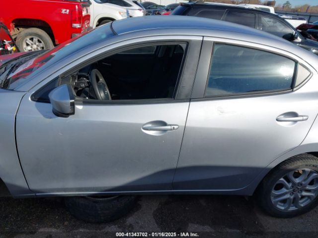 3MYDLBYV2HY172411 Toyota YARIS IA