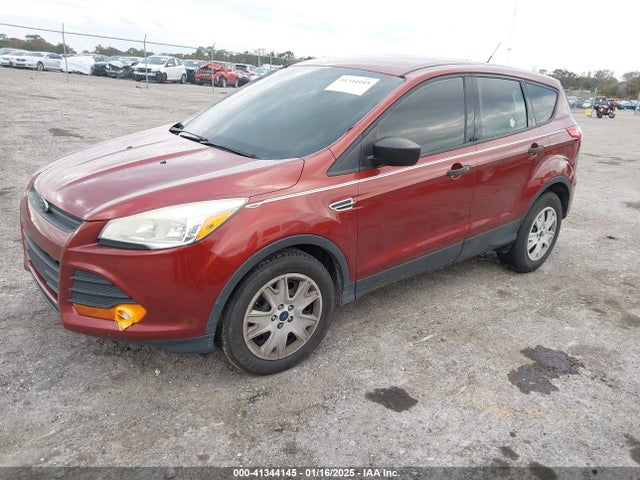 Ford ESCAPE S 2014 1FMCU0F70EUC57192 Image 2