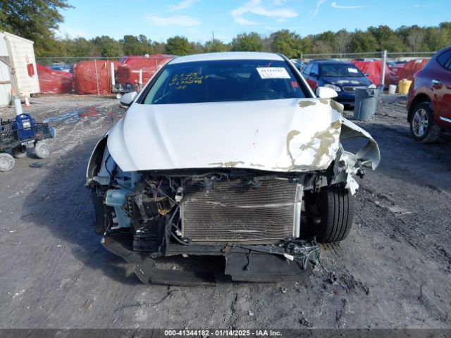 5NPE24AF8JH699246 Hyundai SONATA SE