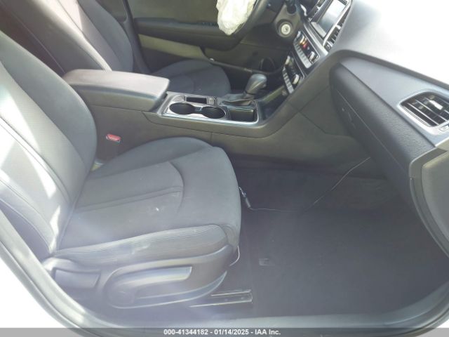 5NPE24AF8JH699246 Hyundai SONATA SE