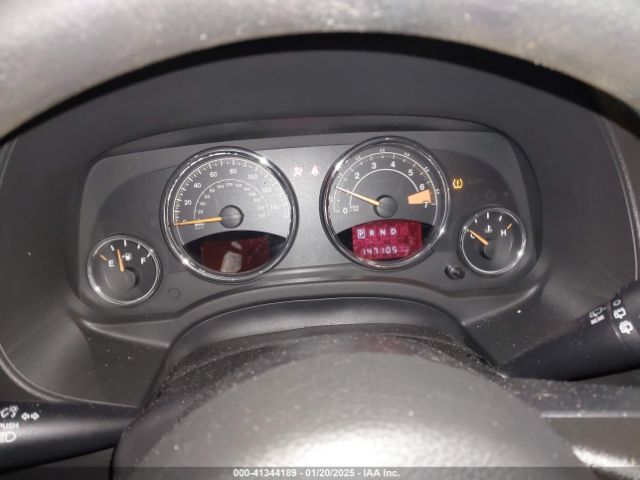 1C4NJDAB5ED805261 Jeep Compass Sport/north