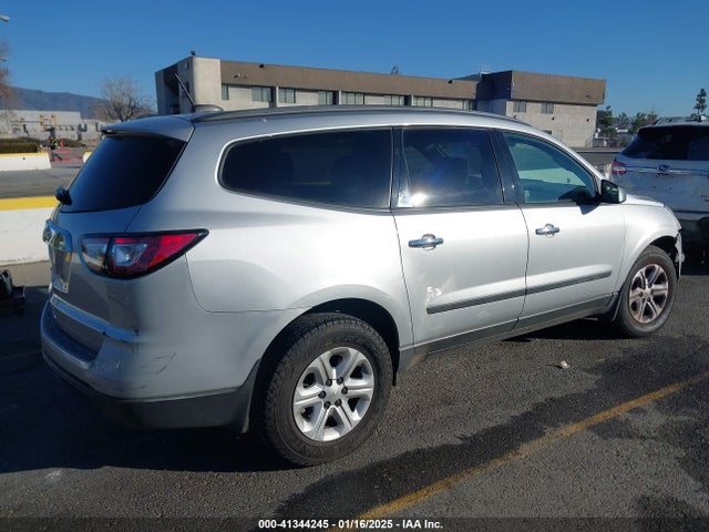 Chevrolet Traverse Ls 2017 1GNKRFEDXHJ346437 Image 4