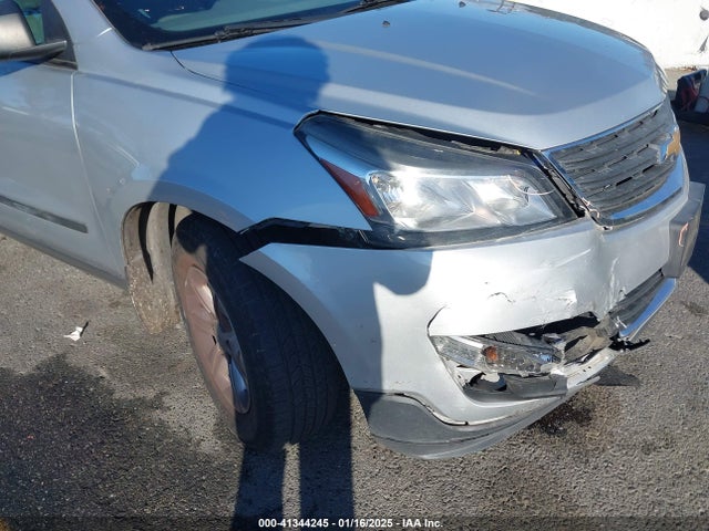 Chevrolet Traverse Ls 2017 1GNKRFEDXHJ346437 Image 6