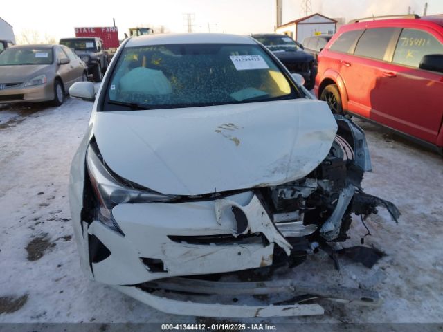 JTDKARFU1G3002577 Toyota Prius Three