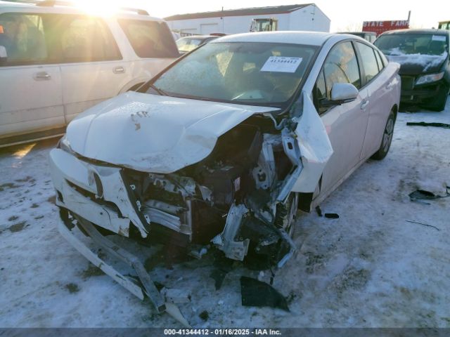 JTDKARFU1G3002577 Toyota Prius Three