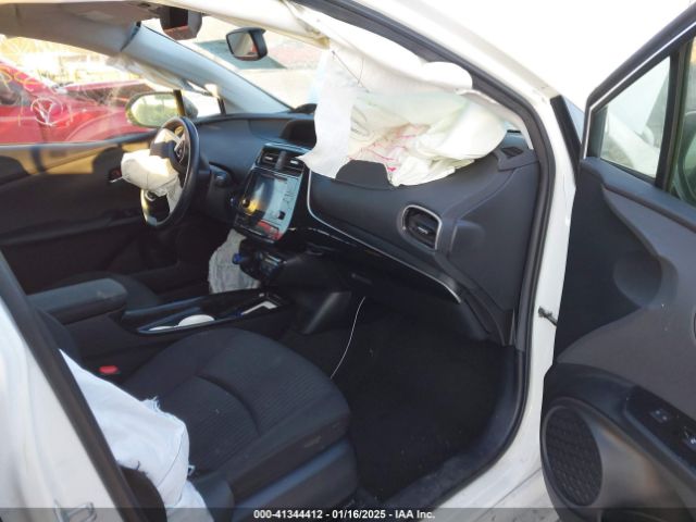JTDKARFU1G3002577 Toyota Prius Three