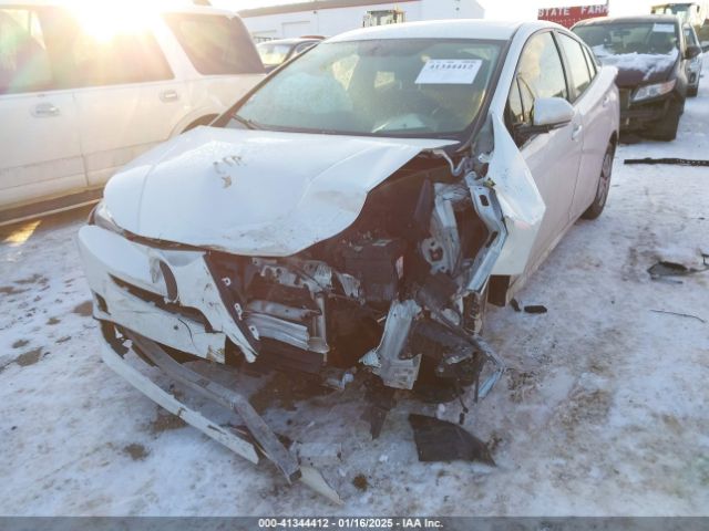 JTDKARFU1G3002577 Toyota Prius Three