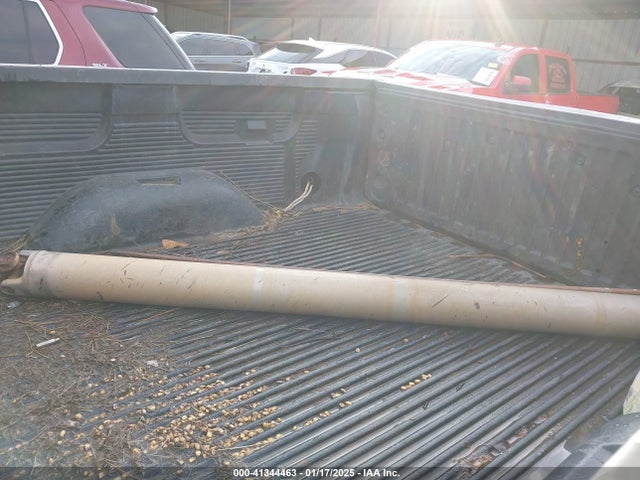 1GCVKREC8JZ311423 Chevrolet Silverado 1500 1lt