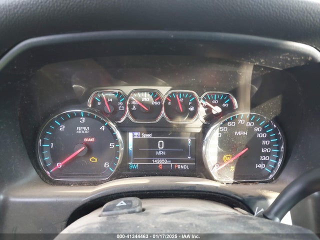 1GCVKREC8JZ311423 Chevrolet Silverado 1500 1lt