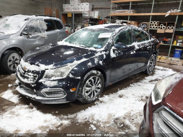 Chevrolet Cruze 1lt Auto 2015 1G1PC5SB3F7258992 Image 2