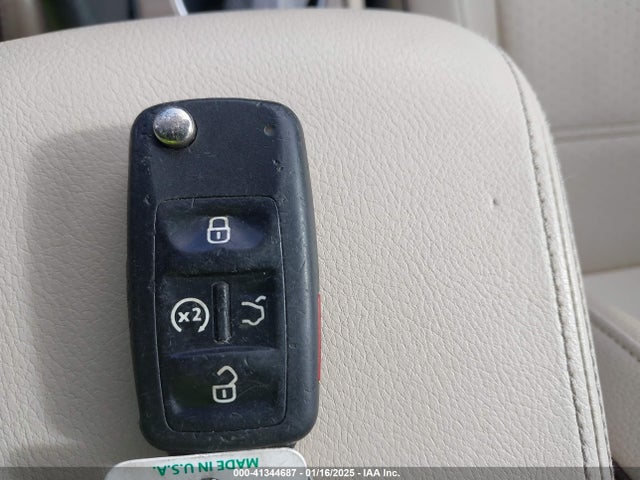 1VWGT7A36HC037052 Volkswagen Passat 1.8t Se
