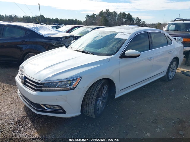 1VWGT7A36HC037052 Volkswagen Passat 1.8t Se