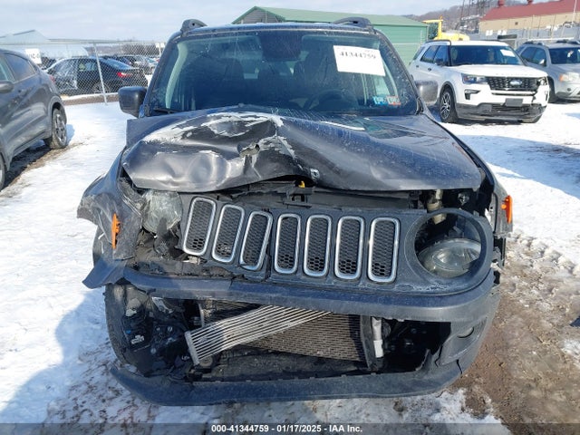 ZACCJBBB4JPH83209 Jeep Renegade Latitude 4x4