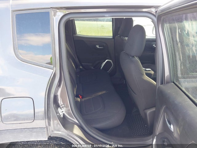 ZACCJBBB4JPH83209 Jeep Renegade Latitude 4x4