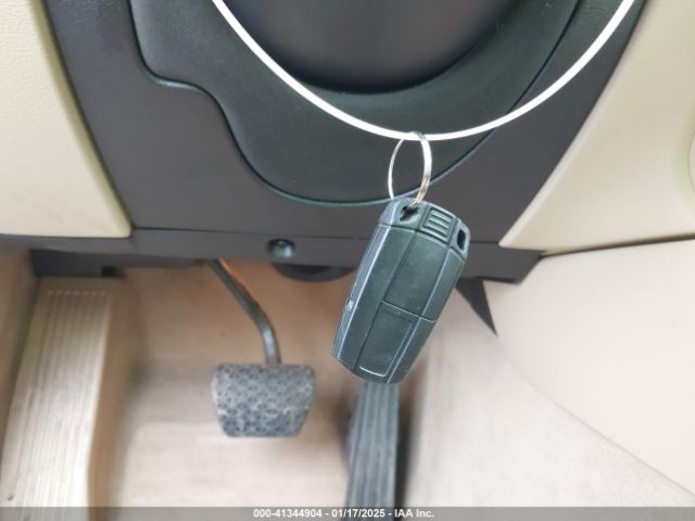 WBAVL1C55EVY10581 BMW X1