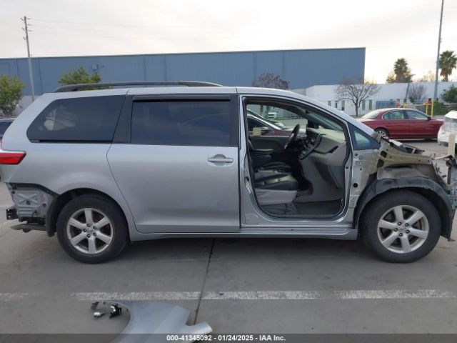 5TDKK3DC9FS653778 Toyota Sienna Le 8 Passenger