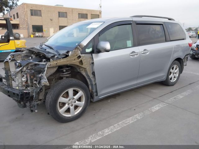 5TDKK3DC9FS653778 Toyota Sienna Le 8 Passenger