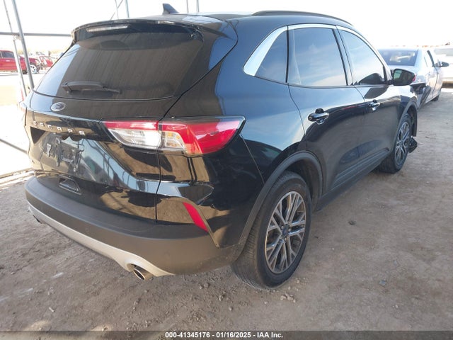 1FMCU0H67NUA10269 Ford ESCAPE SEL