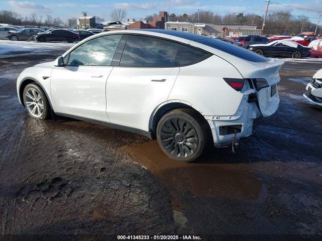 2020 TESLA MODEL Y 5YJYGDEE3LF044932 Photo 2